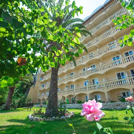 Pontikonisi & Hotel