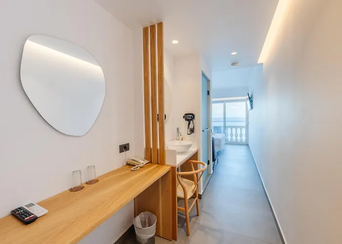 Hotel Pontikonisi & Suites-adults Only