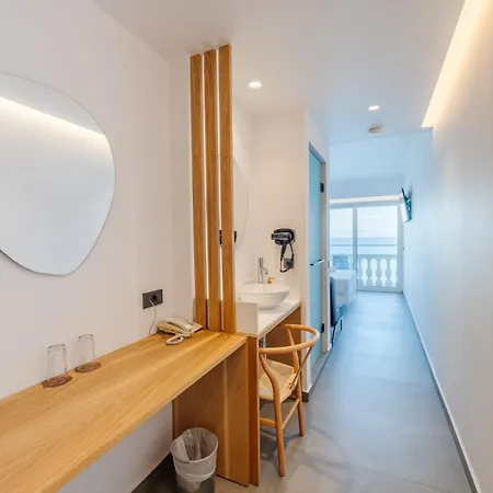 Hotel Pontikonisi & Suites-adults Only